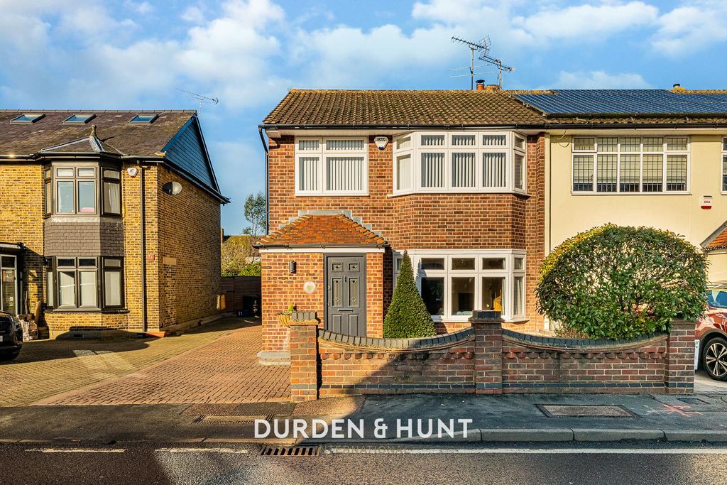 Property photo 1 of 33 Lambourne-13.1.Jpg