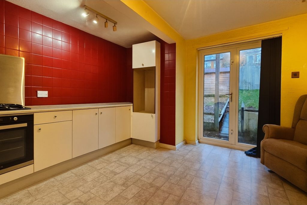 Property photo 2 of 11 Kitchen / Dining Room