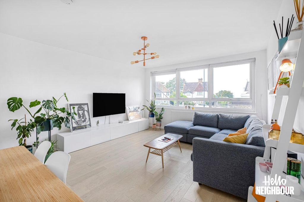 Property photo 1 of 12 Photo 0