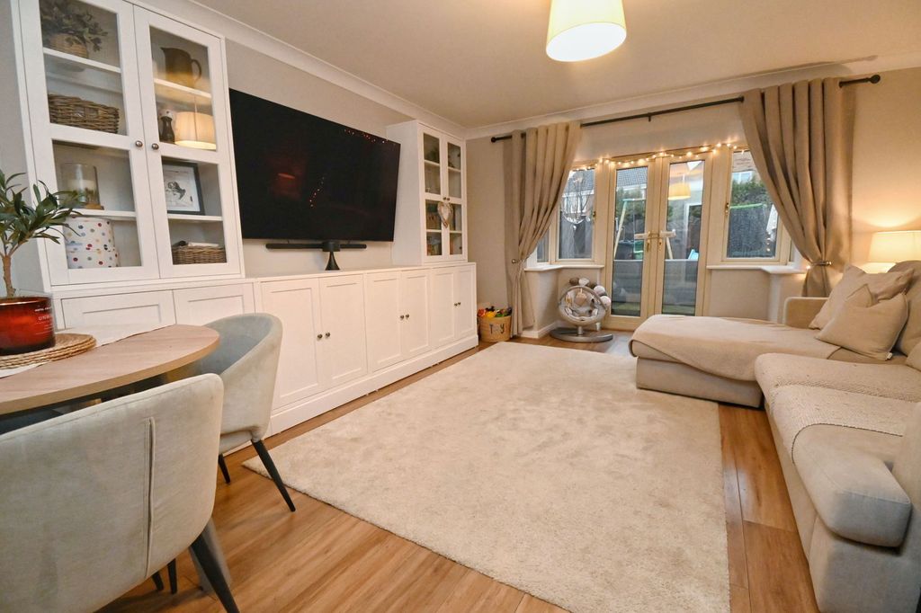 Property photo 3 of 20