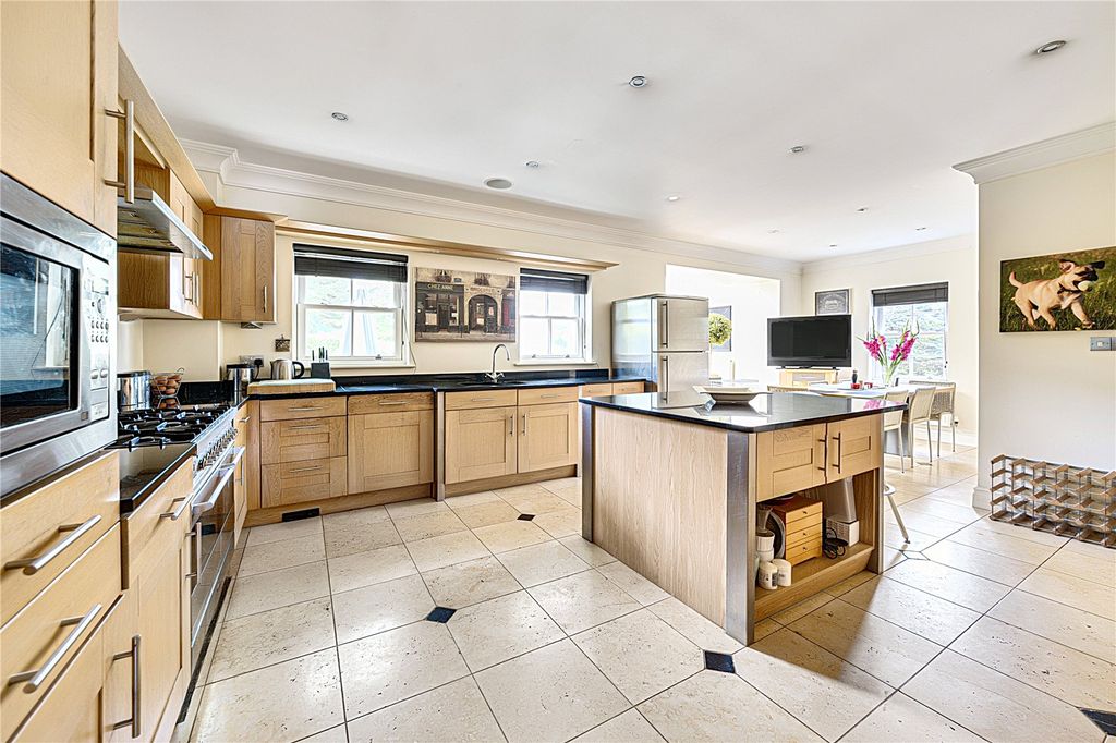 Property photo 2 of 18 Picture No. 26