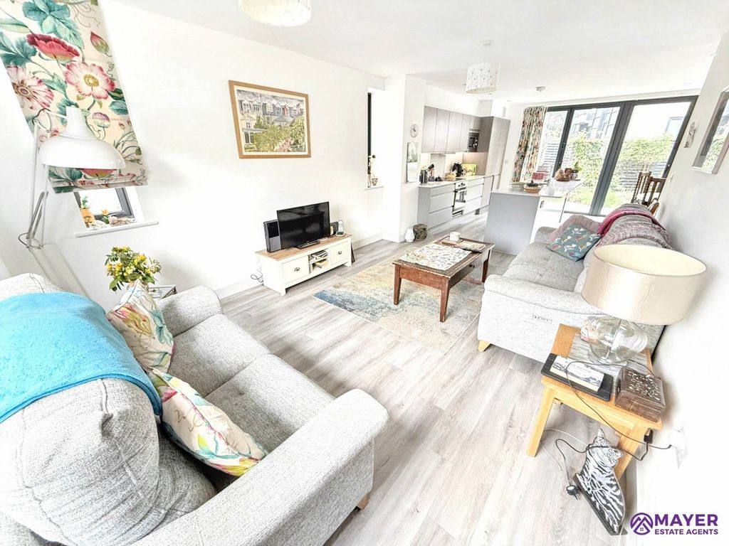 Property photo 2 of 14
