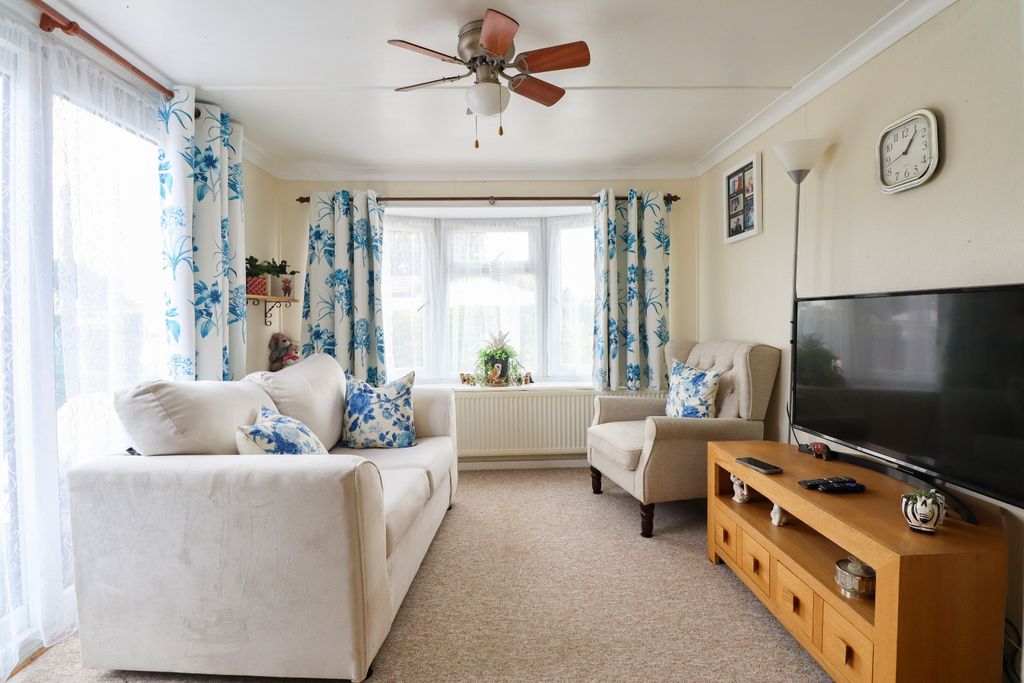 Property photo 3 of 12 5515564