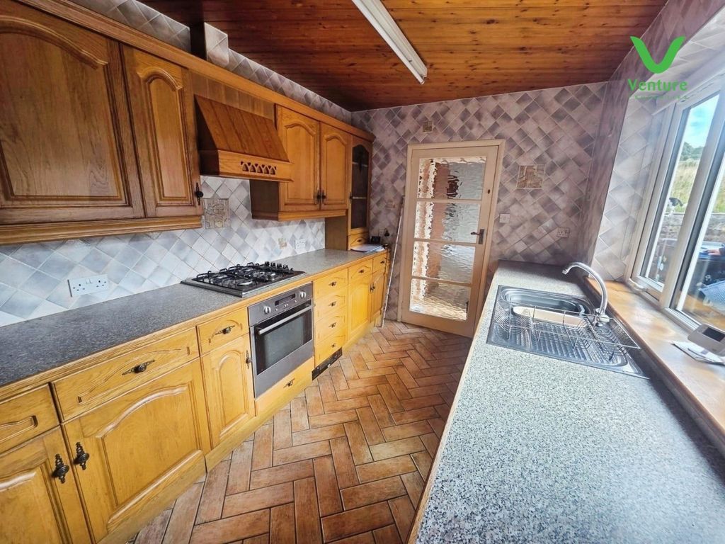 Property photo 3 of 16 Pbox-Img.Jpg