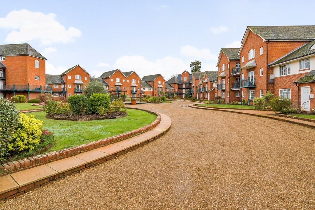 Property photo 1 of 5 Knights Place Front Shot.Jpg