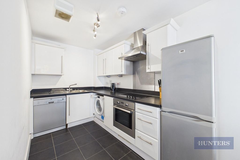 Property photo 2 of 9 Cam05152G0-Pr0527-Still015.Jpg