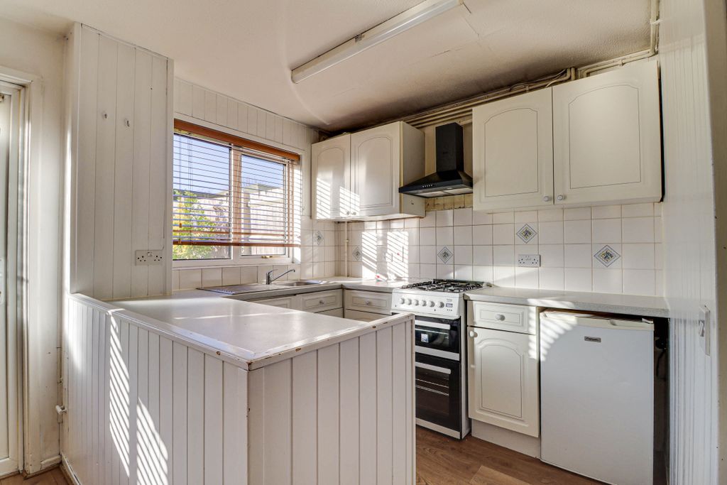 Property photo 3 of 15 Kitchen
