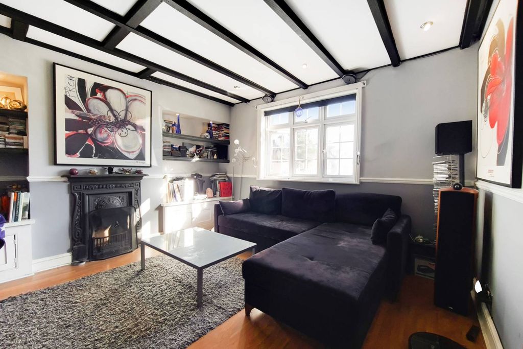 Property photo 3 of 13