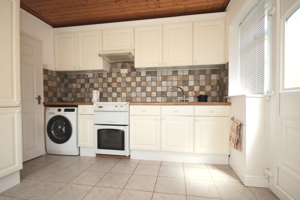 Property photo 2 of 13 Img_1344