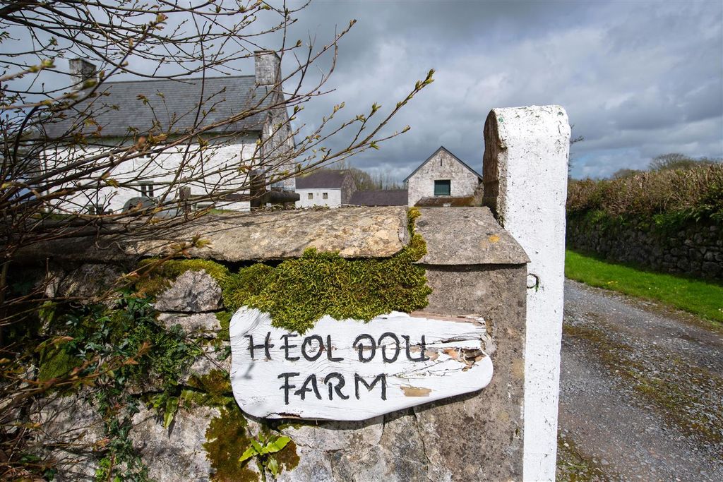 Property photo 3 of 45 A Page _ 160424_Heol_Ddu_Farm_Cefneithin_009.Jpg