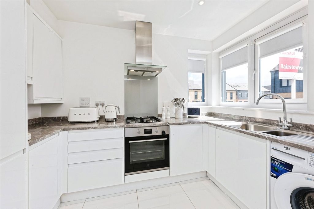 Property photo 3 of 20 Picture No. 06