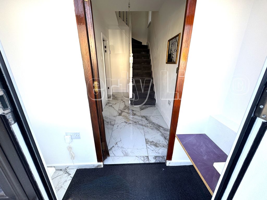 Property photo 3 of 51