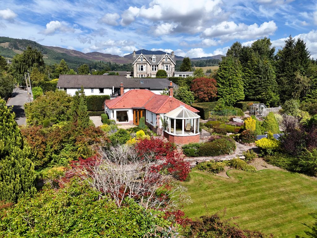 Property photo 1 of 34