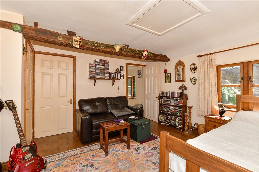 Property photo 3 of 10 Lounge