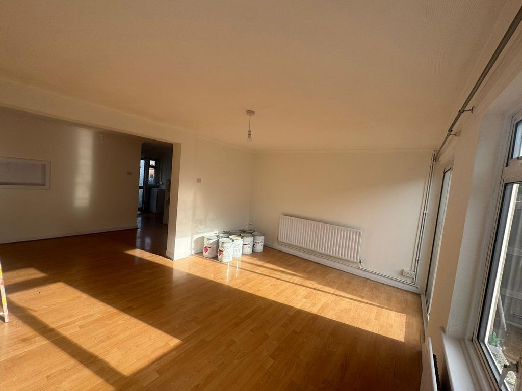 Property photo 3 of 10 Photo 12