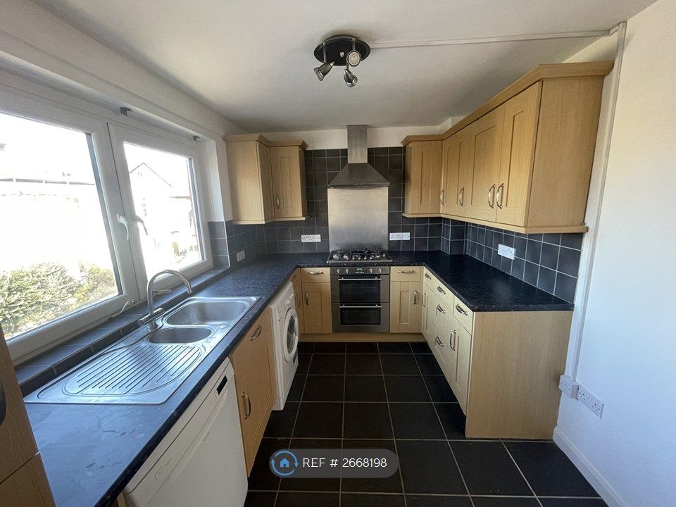 Property photo 2 of 9 Kitchen