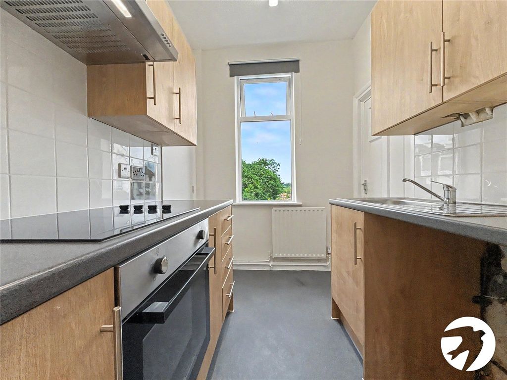 Property photo 2 of 20 Picture No. 10