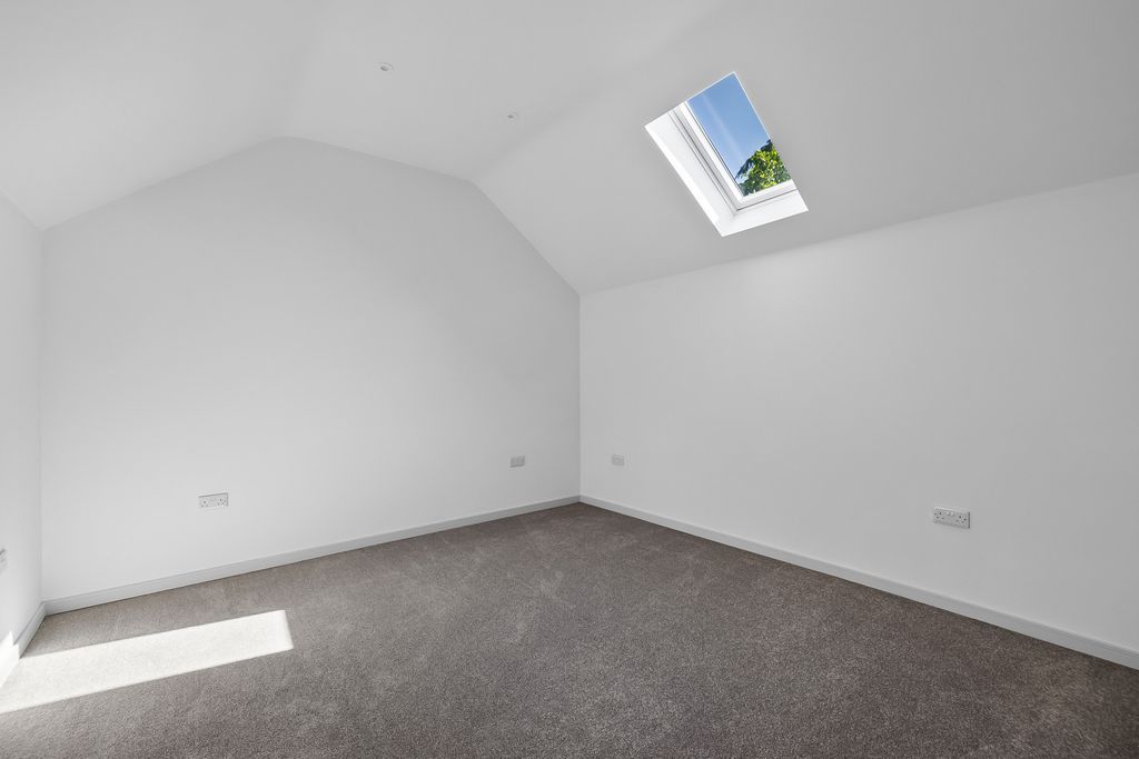 Property photo 3 of 22 Bedroom 1