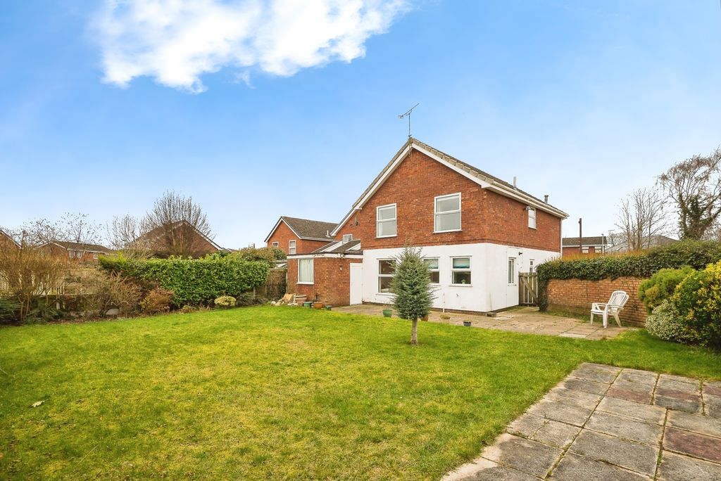 Property photo 2 of 22 Rear Garden