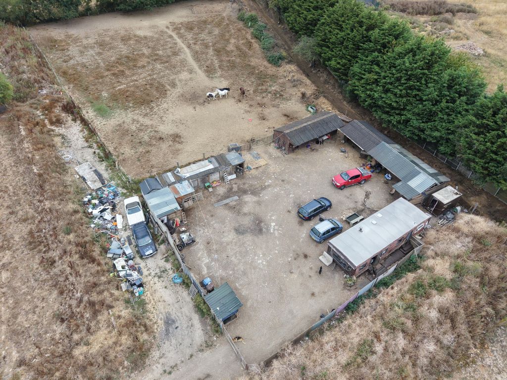Property photo 3 of 17 Photo 13