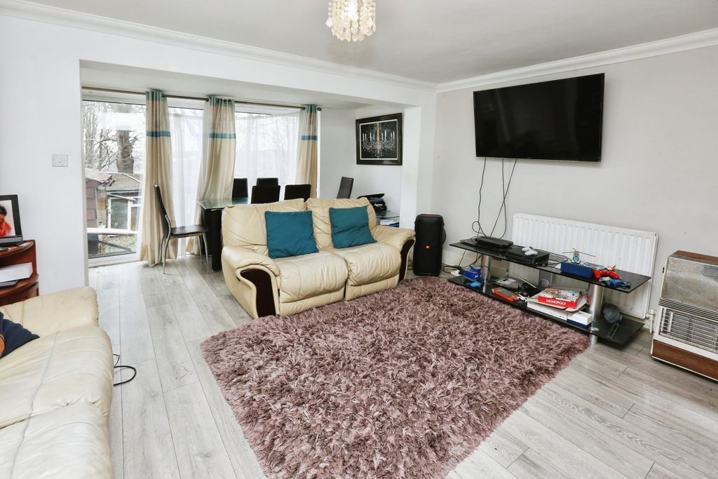 Property photo 3 of 11 Photography
