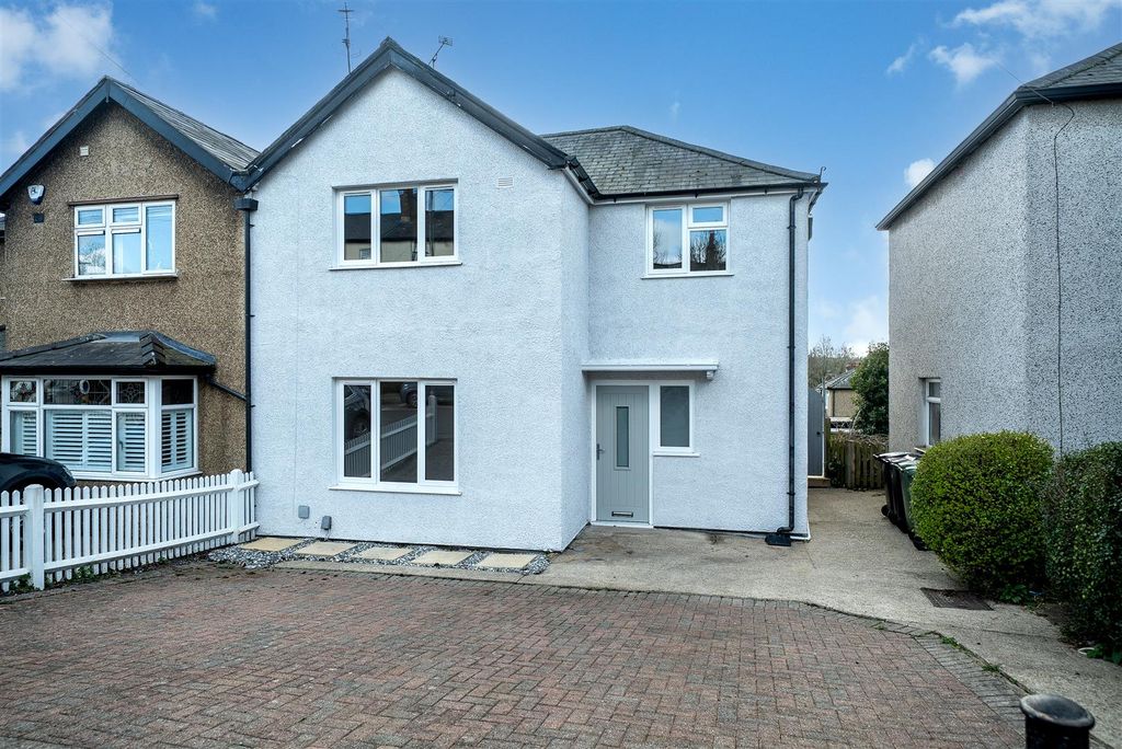 Property photo 1 of 21 Front