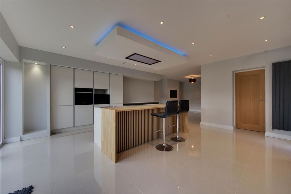 Property photo 2 of 20 Dsc_1892-Dsc_1896.Jpg