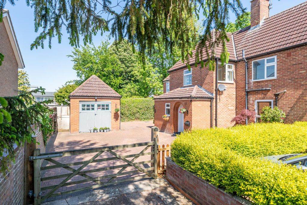 Property photo 1 of 38 17A-Walton-Dene-02514