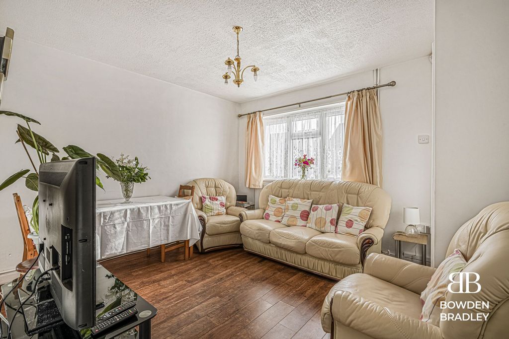 Property photo 2 of 23