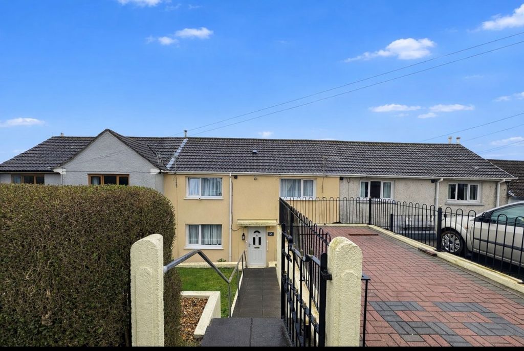 Property photo 1 of 27