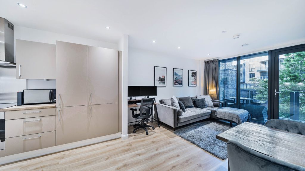 Property photo 3 of 20