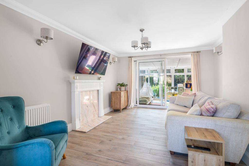 Property photo 2 of 22 Newton Hall Gardens_-14