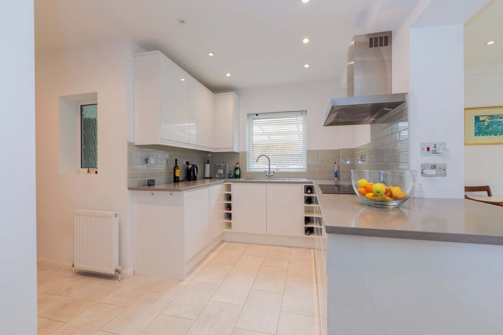 Property photo 3 of 22