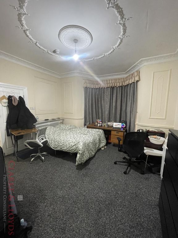 Property photo 1 of 21 Prime 7-Bed, 7 Bath HMO Property For Sale In Ig1