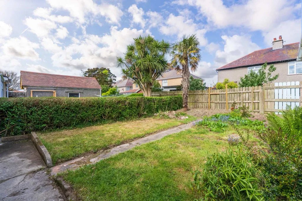 Property photo 2 of 19