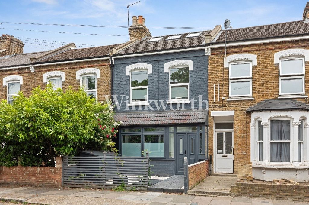 Property photo 1 of 35 Picture No. 32