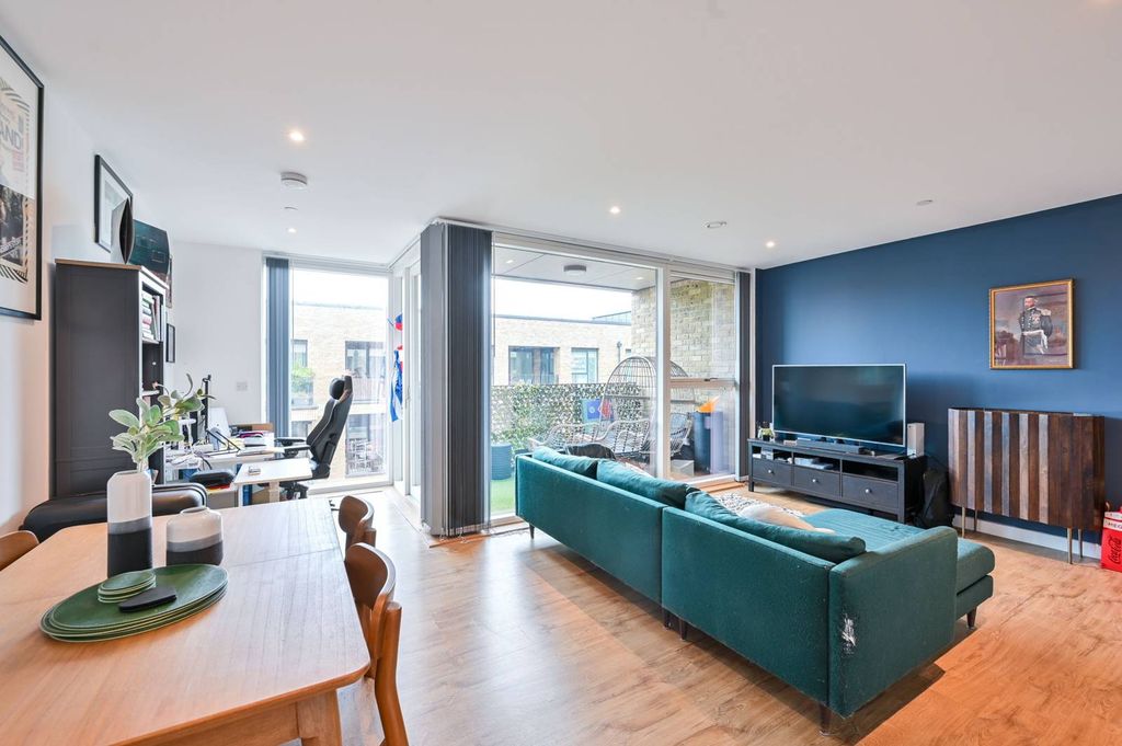 Property photo 3 of 10