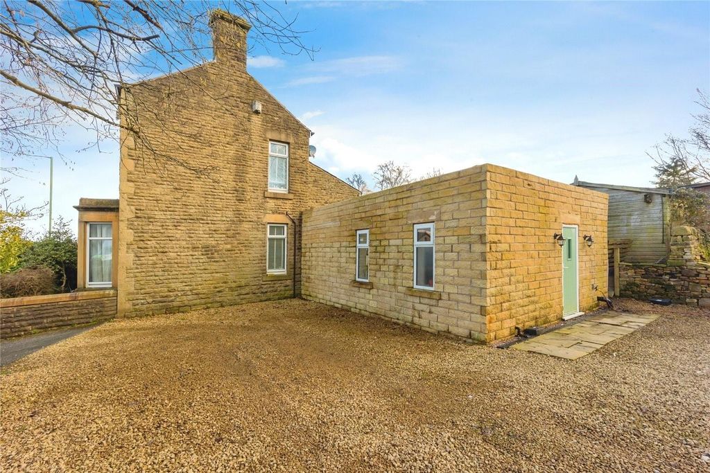 Property photo 2 of 19 7.Jpg