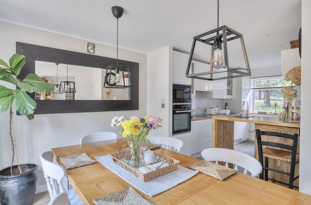 Property photo 3 of 21 1468740-10-6A298A...