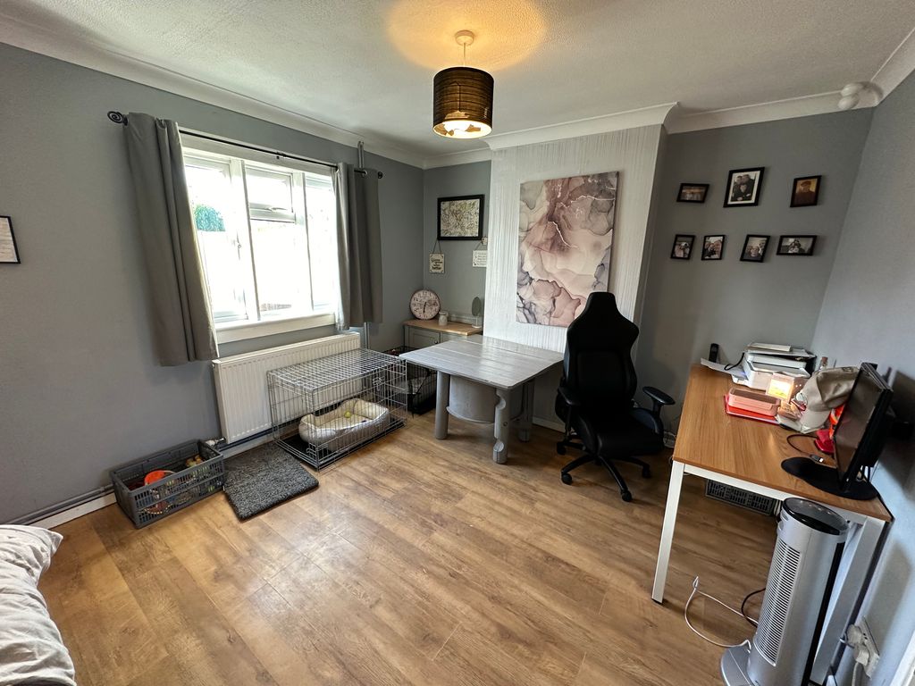 Property photo 3 of 9 Dining Room