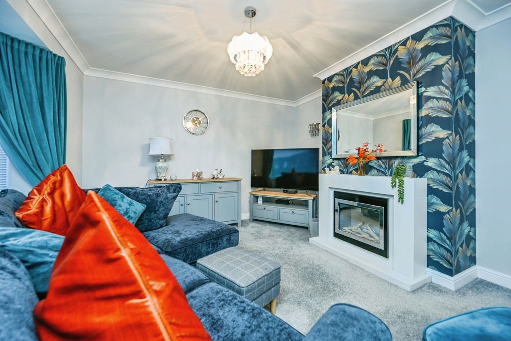 Property photo 3 of 17 Pbox-Img.Jpg