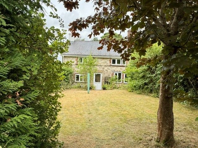 Property photo 1 of 17 Photo 28