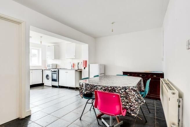 Property photo 3 of 6 Kitchen