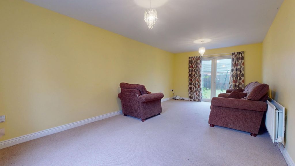 Property photo 3 of 32 4380595
