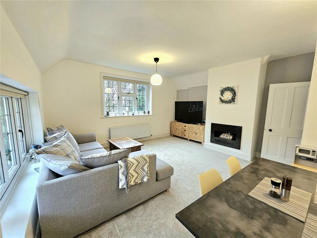 Property photo 2 of 14 Picture No. 19