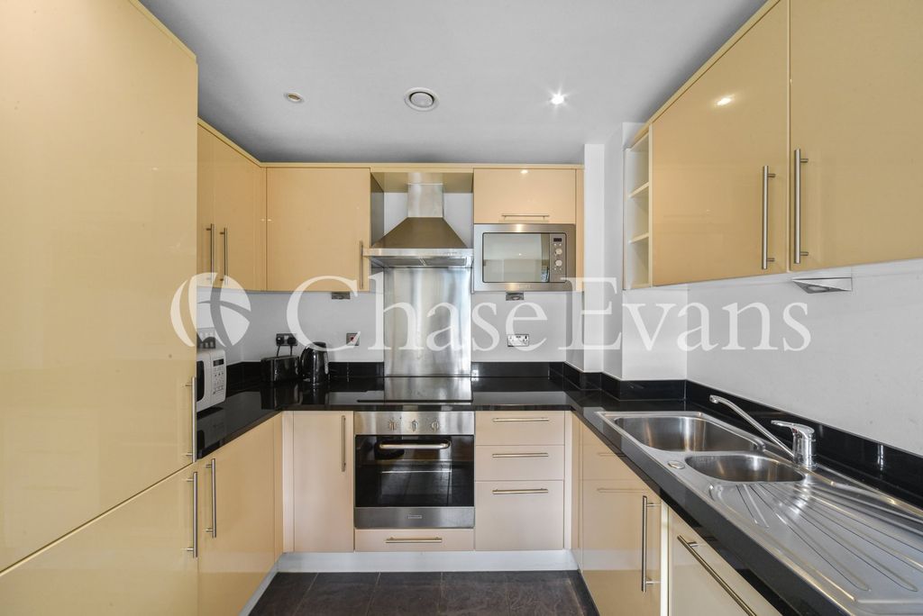 Property photo 2 of 14 Kitchen
