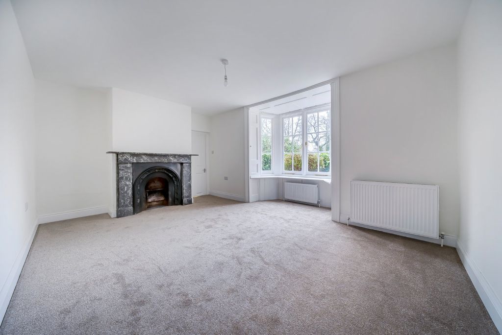 Property photo 2 of 17 Picture No. 14