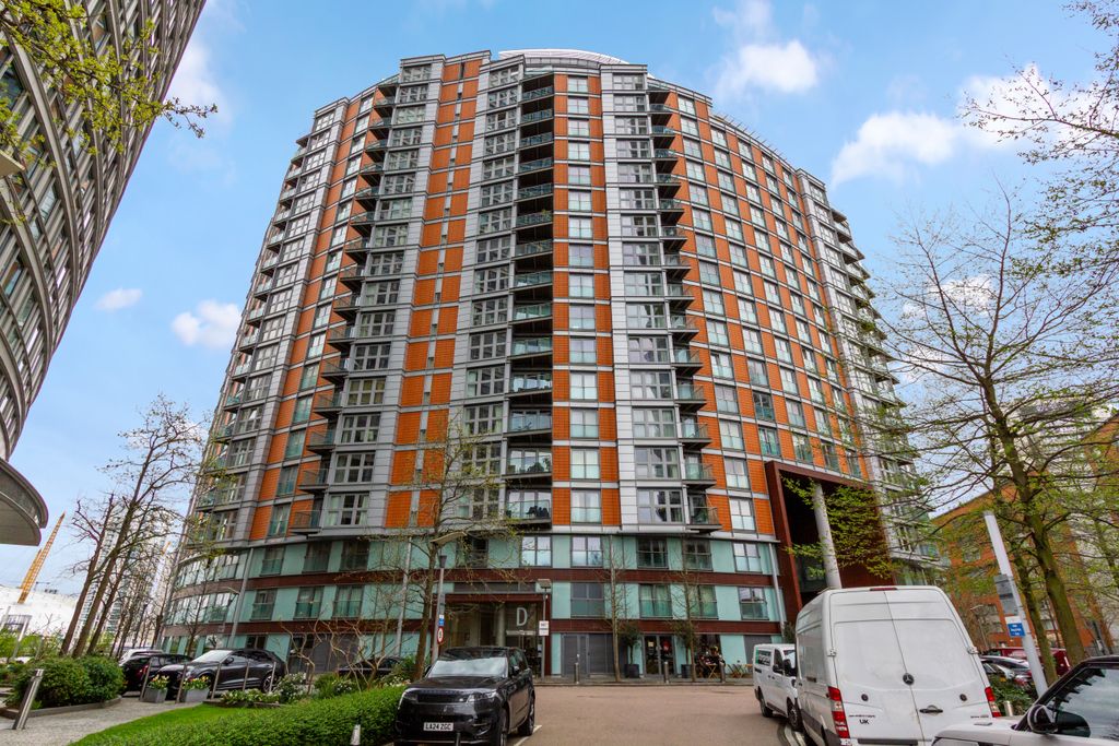 Property photo 1 of 9 524 New Providence Wharf, 1 Fairmont Avenue, Canary Wharf, London, E14 9Pl