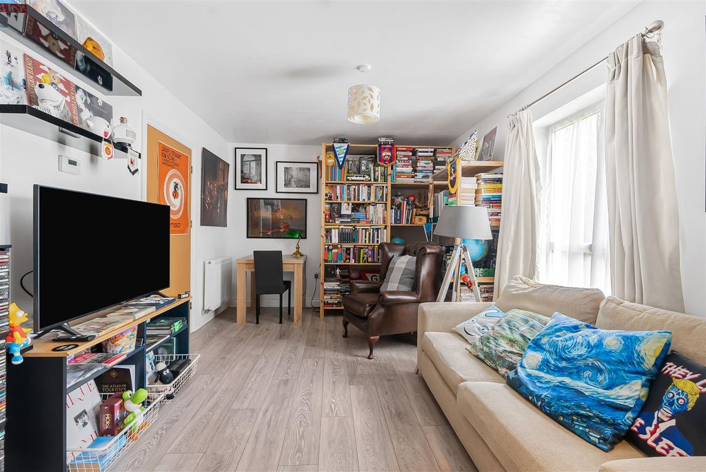 Property photo 3 of 15 13_78826.Jpg