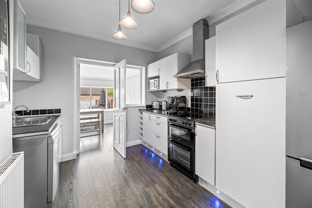 Property photo 3 of 14 Kitchen